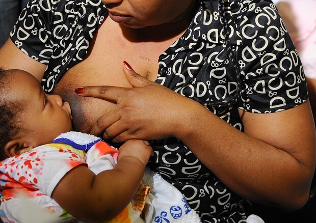 Oms, solo 44% dei neonati allattati esclusivamente al seno (ANSA)