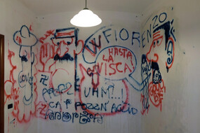 Disegni di Andrea Pazienza ritrovati sulle pareti nell'appartamento di San Menaio rimuovendo l'intonaco ANSA/FRANCO CAUTILLO (ANSA)