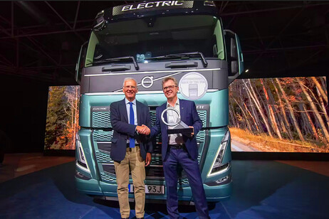 Volvo FH Electric vince il premio Truck of the Year 2024
