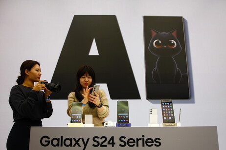 Samsung lancia gli smartphone Galaxy S24, nuova era per l'IA