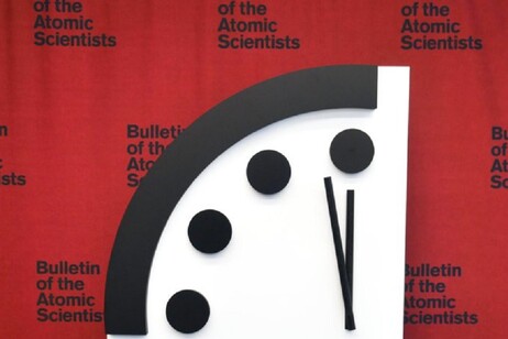 L'orologio dell'Apocalisse è rimasto invariato, segna 90 secondi a mezzanotte come nel 2023 (fonte: Bulletin of Atomic Scientists)