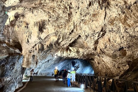 La grotta di San Giovanni a Domusnovas (fonte: https://www.grottasangiovanni.com/)