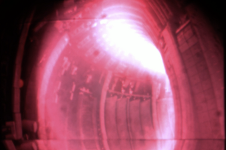 Un momento dell'esperimento del reattore sperimentale Jet che ha portato alla produzione record di energia da fusione (fonte: © United Kingdom Atomic Energy Authority, courtesy of EUROfusion)