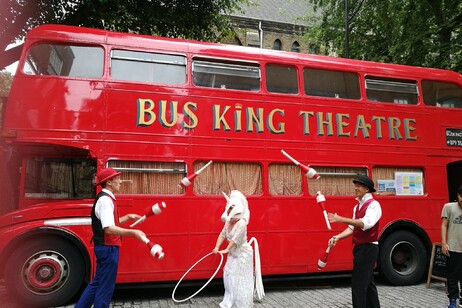Bus King Theatre UK (@buskingtheatre)