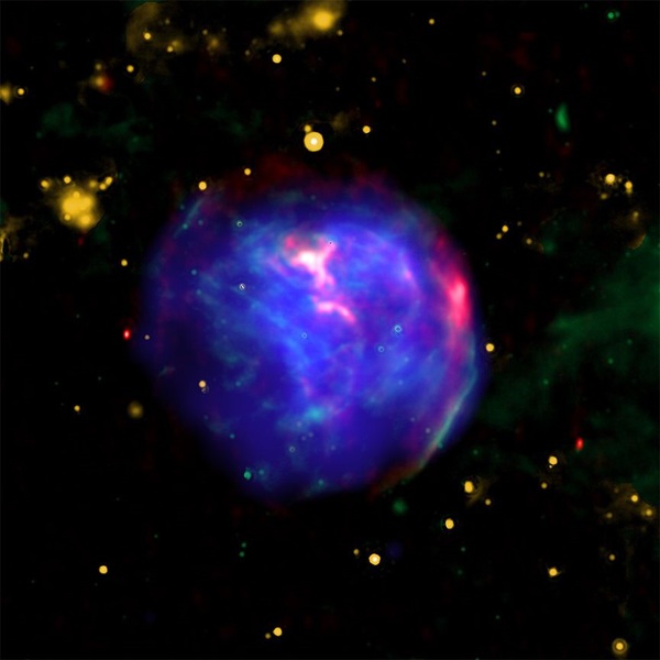 I resti della supernova G344.7-0.1, dopo l'esplosione di una nana bianca avvenuta fra 3.00 e 6.000 anni fa (fonte: NASA/CXC/Tokyo Univ. of Science/K. Fukushima, et al.; NASA/JPL/Spitzer; Radio: CSIRO/ATNF/ATCA)