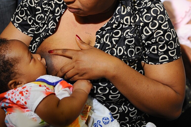 Oms, solo 44% dei neonati allattati esclusivamente al seno - RIPRODUZIONE RISERVATA