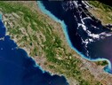 I detriti riversati nel mare Adriatico dopo l’ondata di maltempo nel centro Italia (fonte: Ue-Copernicus Sentinel-3) (ANSA)