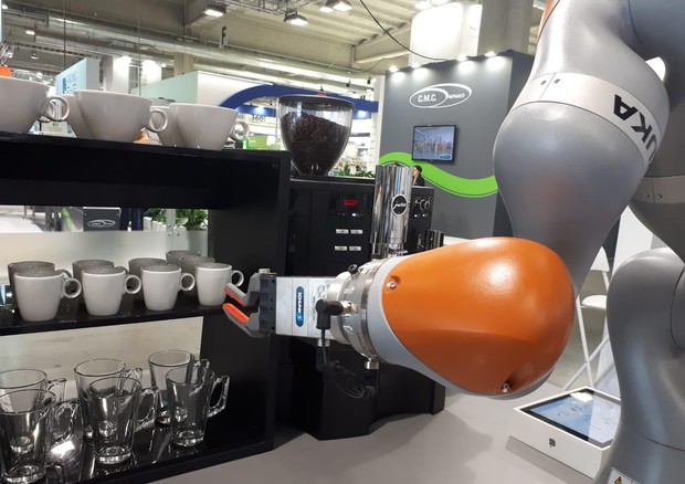 Installazioni di robot crescono del 18% nell'agroalimentare (foto archivio Cibus Tec) (ANSA)