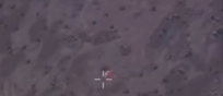 Il momento dell'atterraggio della capsula con i campioni dell'asteroide Bennu, nel deserto dello Utah (fonte: NASA TV)