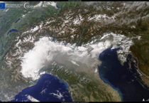 Nebbia e smog nei cieli della Pianura padana (fonte: Ue, Copernicus Sentinel-3) (ANSA)