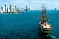 La Vespucci nel porto caraibico di Cartagena
