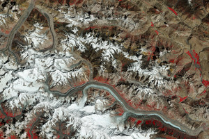 Il ghiacciaio Batura (Pakistan) è uno dei più esteri del mondo al di fuori delle zone polari (fonte: dati di Copernicus Sentinel (2021), processati dall'ESA, CC BY-SA 3.0 IGO) (ANSA)
