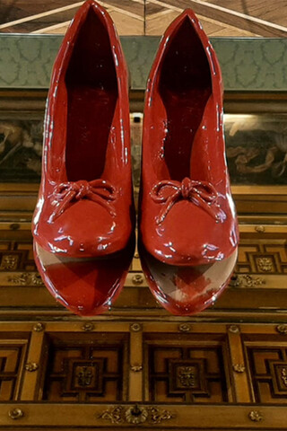 Violenza donne: scarpe rosse in Transatlantico del Senato