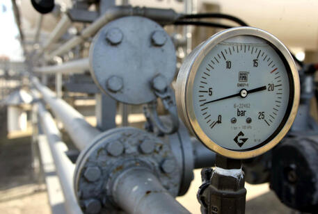 Il manometro di un impianto di gas i © ANSA