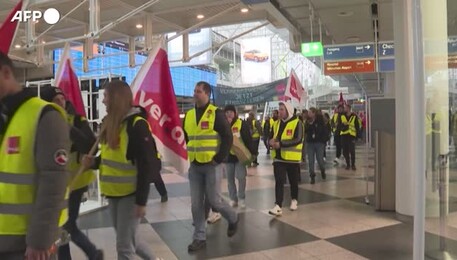 Germania, maxi-sciopero blocca i trasporti pubblici (ANSA)
