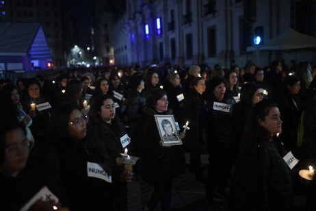 Marcia in Cile in memoria delle vittime della dittatura