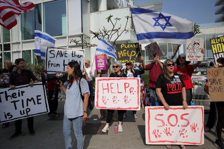 Protesters demand release of Israeli hostages held in Gaza as Blinken visits Tel Aviv