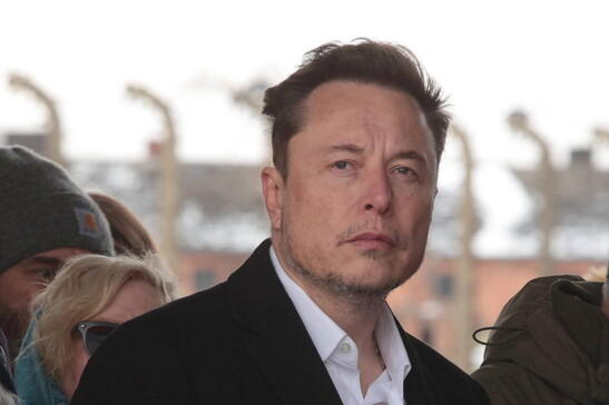 Elon Musk fa causa a OpenAI e Sam Altman