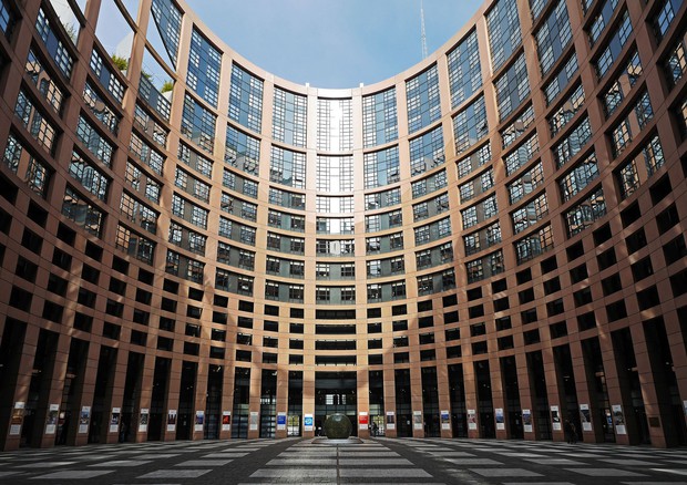 Il Parlamento Europeo (fonte: Erich Westendarp, Pixabay) (ANSA)