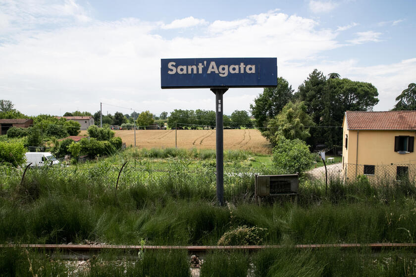 Un mese fa l 'alluvione in Emilia-Romagna, la ferrovia interrotta SPECIALE - RIPRODUZIONE RISERVATA