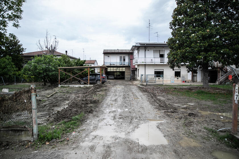 Un mese fa l 'alluvione in Emilia-Romagna, le case assediate dal fango SPECIALE - RIPRODUZIONE RISERVATA