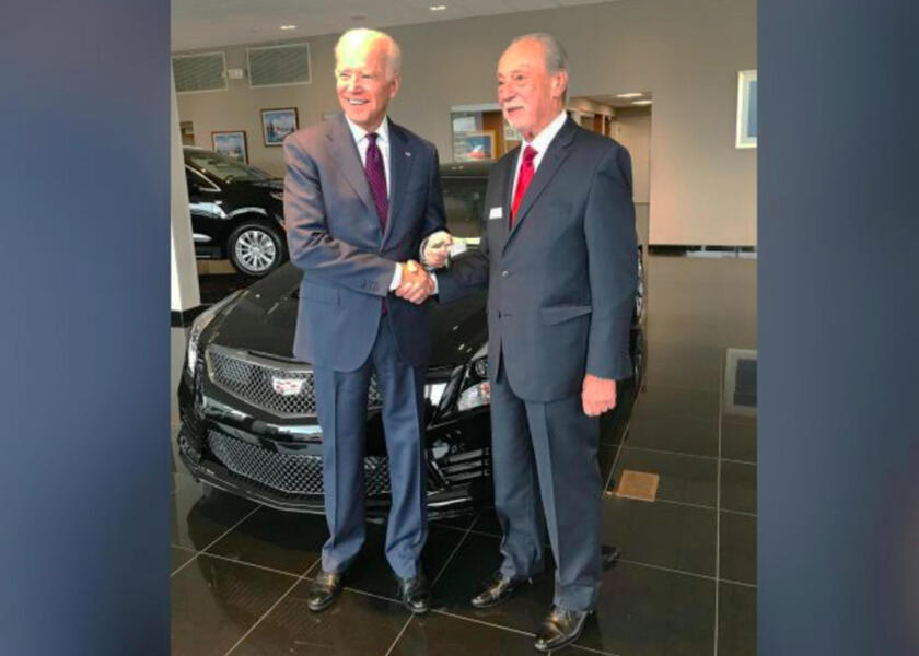 Il presidente Biden guidava personalmente la Cadillac (credit: Cadillac Wilmington) - RIPRODUZIONE RISERVATA
