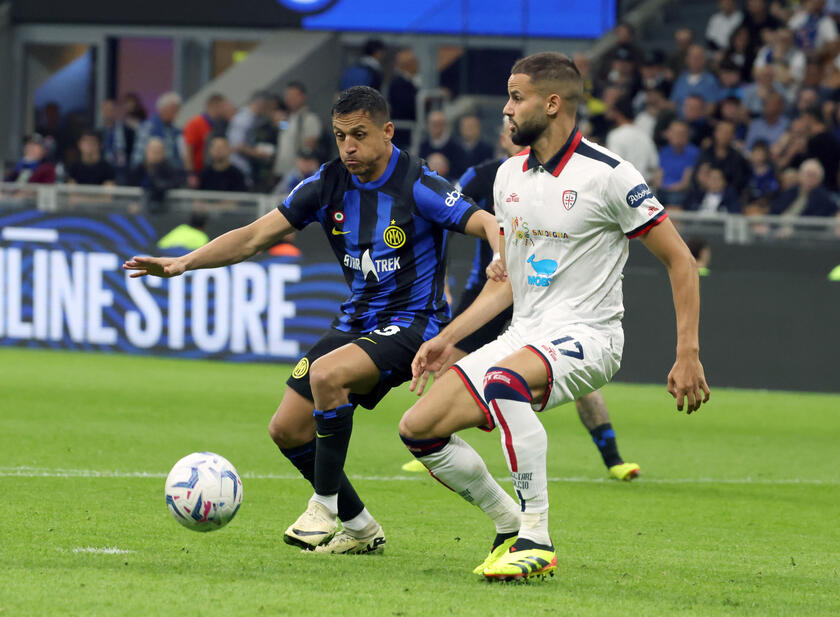 Soccer; serie A: Fc Inter vs Cagliari - RIPRODUZIONE RISERVATA