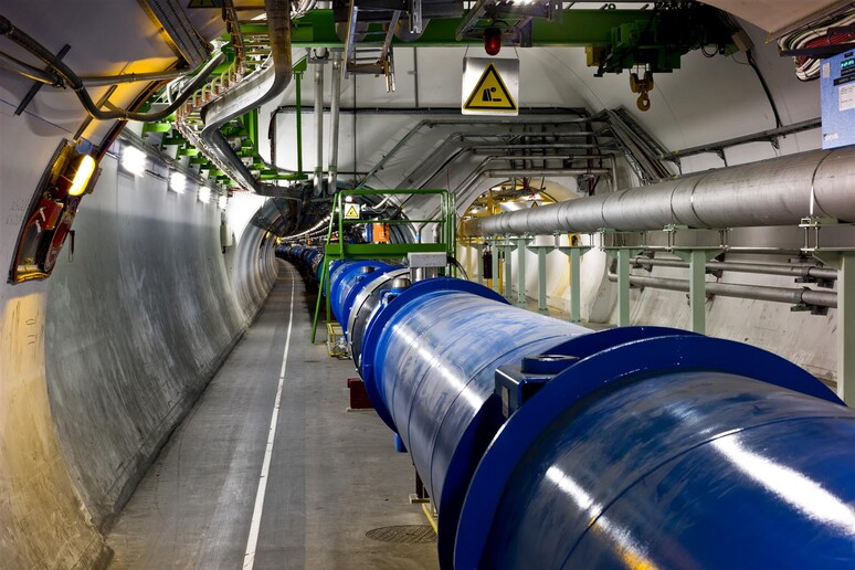 Il tunnel dell 'acceleratore Lhc (fonte: CERN) - RIPRODUZIONE RISERVATA