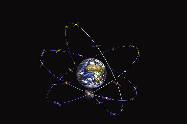Rappresentazione della costellazione dei satelliti del Sistema europeo di navigazione Galileo (fonte: ESA) - RIPRODUZIONE RISERVATA