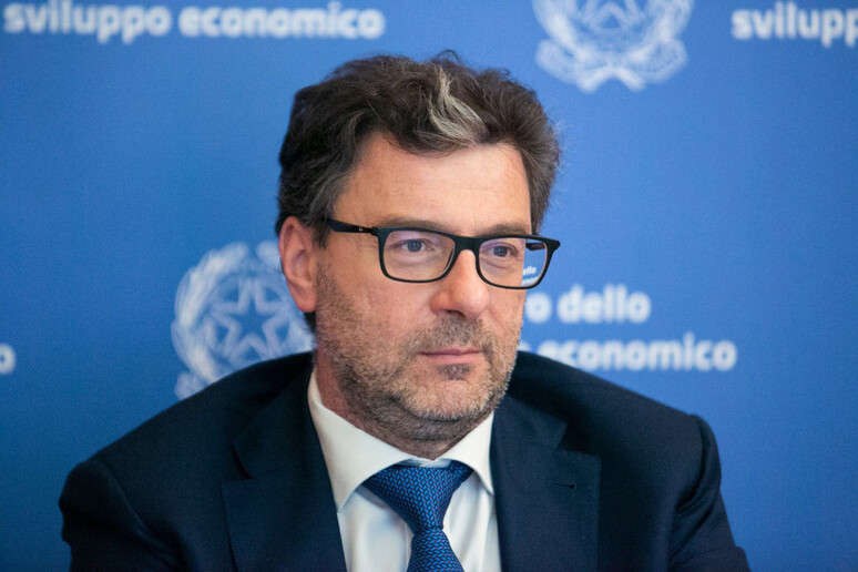 IA: Giorgetti, Italia lavora con Ue a regolamentazione - RIPRODUZIONE RISERVATA