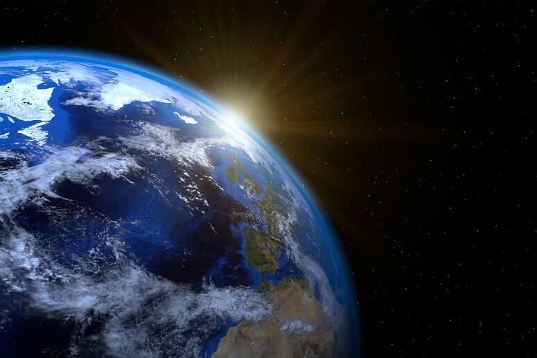 La Terra vista dallo spazio (fonte: Pixabay) - RIPRODUZIONE RISERVATA