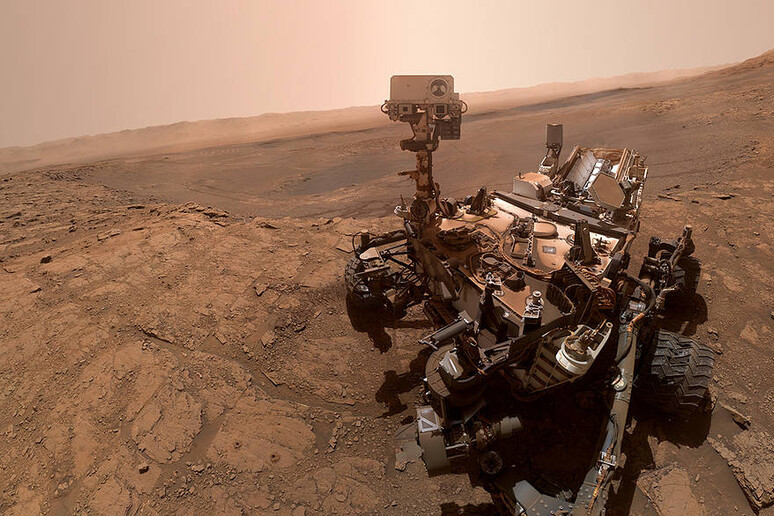 Il rover Curiosity della Nasa, da dieci anni su Marte (fonte: NASA/JPL-Caltech/MSSS) - RIPRODUZIONE RISERVATA