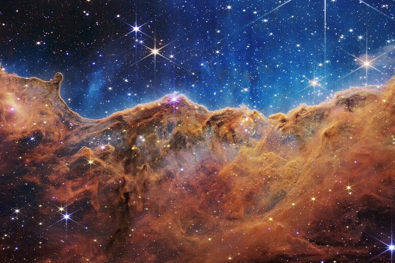 La Nebulosa Carina (fonte: NASA, ESA, CSA, e STScI) - RIPRODUZIONE RISERVATA