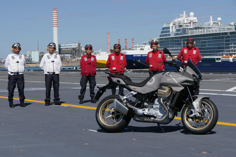 Moto Guzzi V100 Mandello Aviazione Navale - RIPRODUZIONE RISERVATA